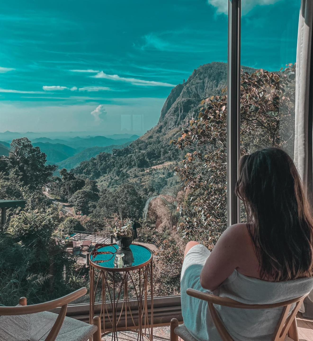 Deluxe Twin Room with Ella Rock View